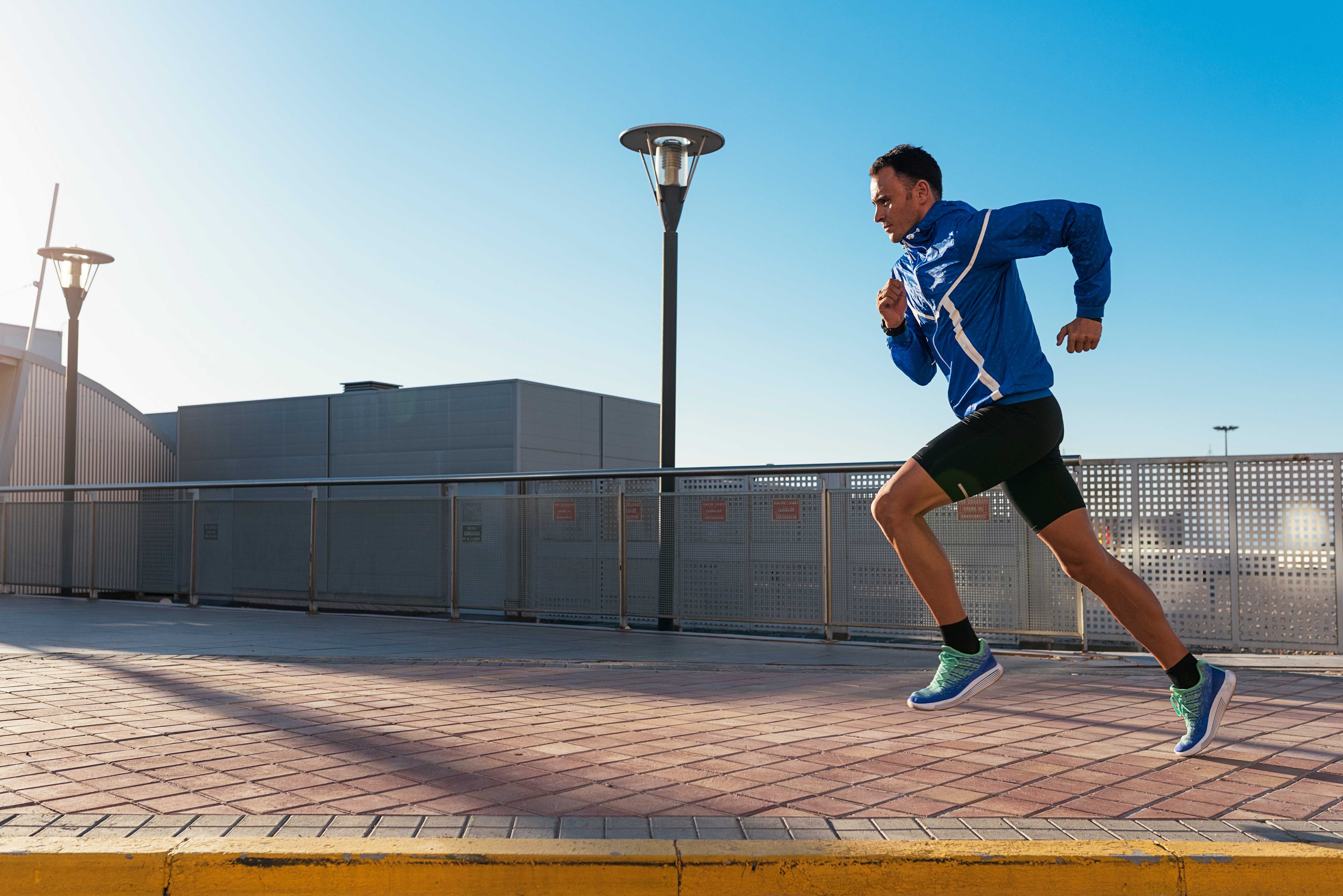 Factors Influencing Running Velocity at Lactate Threshold in Male and Female Runners at Different Levels of Performance