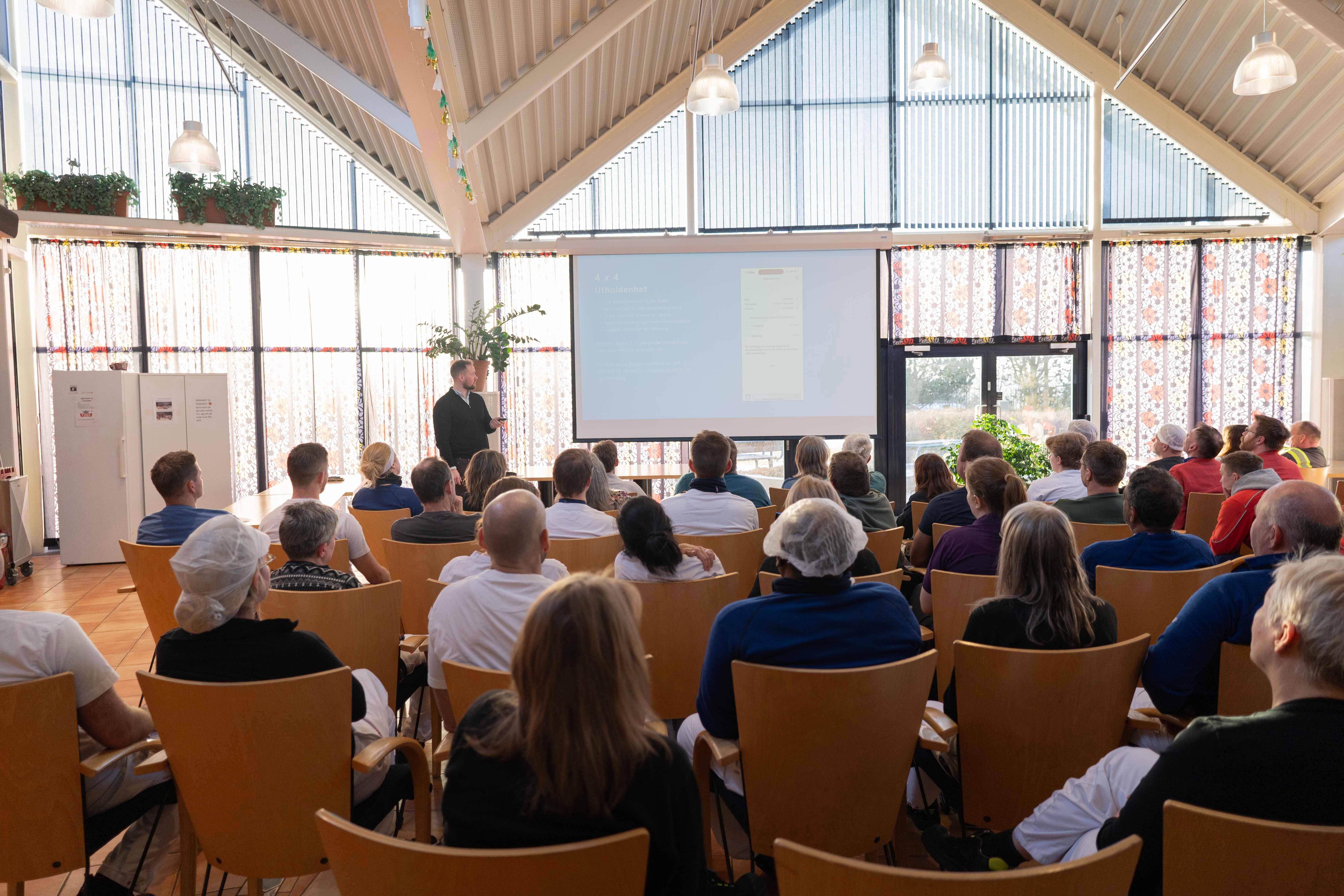 Tine Case Study: Sterke og robuste medarbeidere gjennom en 12