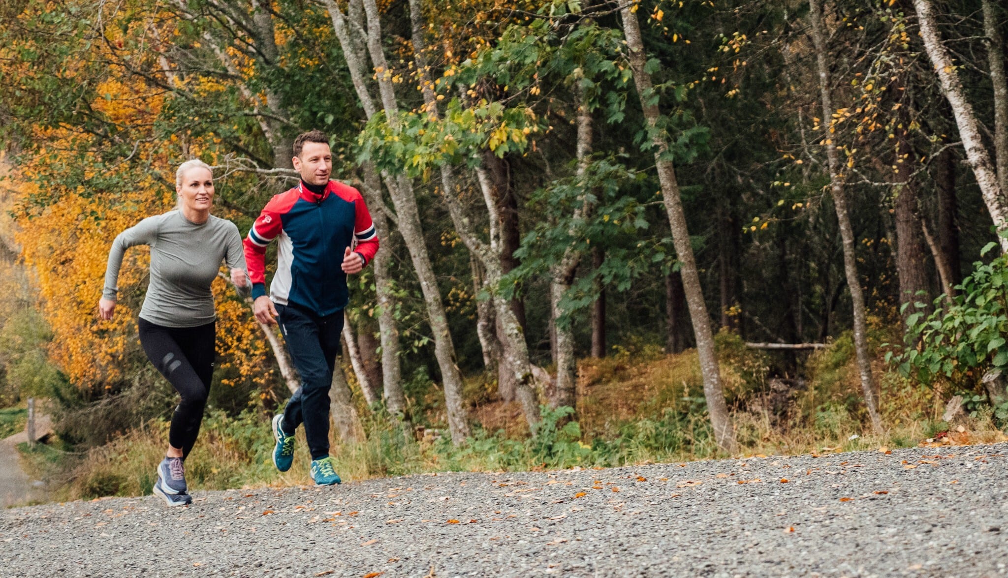 Two colleagues running together during a Myworkout activity contest.
